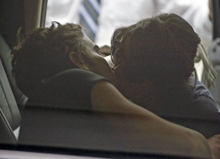 Il bacio tra Chace e Ashley Greene